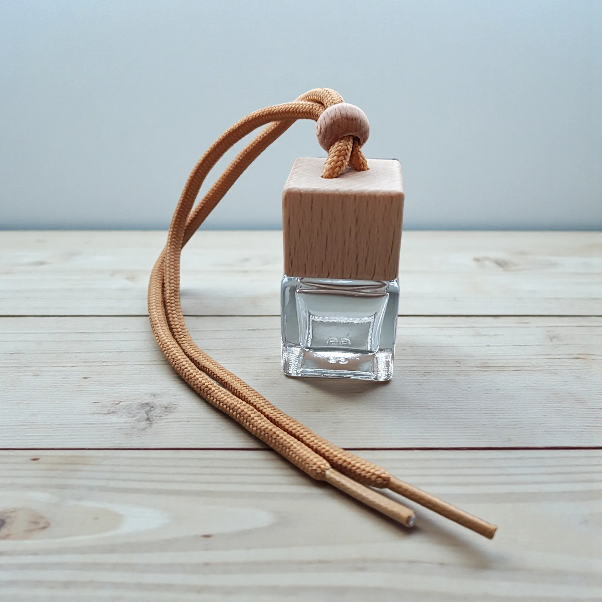 Aroma Geurhanger met lichte houten dop en helder glas