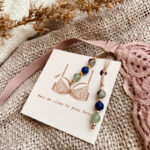 Typisch Shanna | BH edelsteenhanger | In stilte hoor je alles