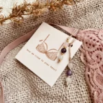 Typisch Shanna | BH edelsteenhanger | Ontspannen