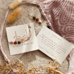 Typisch Shanna | BH edelsteenhanger | De bevalling