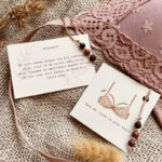 Typisch Shanna | BH edelsteenhanger | Rhodoniet