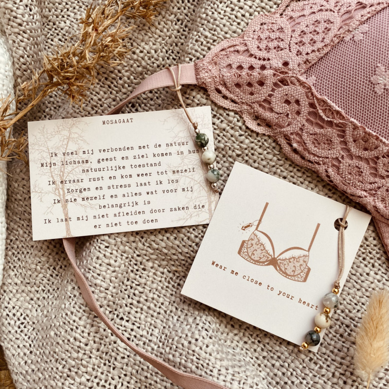 Typisch Shanna | BH edelsteenhanger | Mosagaat Typisch Shanna | BH edelsteenhanger | Mosagaat