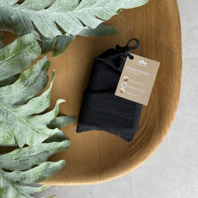 Shower-Mist-Set-In-Zwart-Bewaarzakje