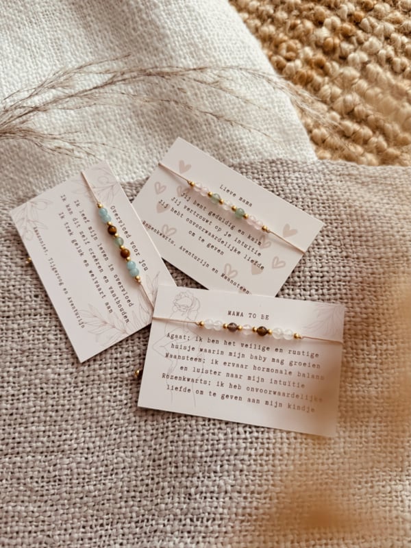 Typisch Shanna | Edelsteen armbandje Tiny Truths Affirmatie | Gouden Driehoek