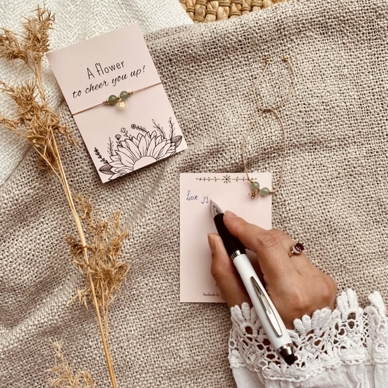 Typisch Shanna | Edelsteen armbandje met postcard | A Flower To Cheer You Up