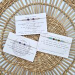 Typisch Shanna | Edelsteen armbandje Tiny Truths Affirmatie | Gouden Driehoek