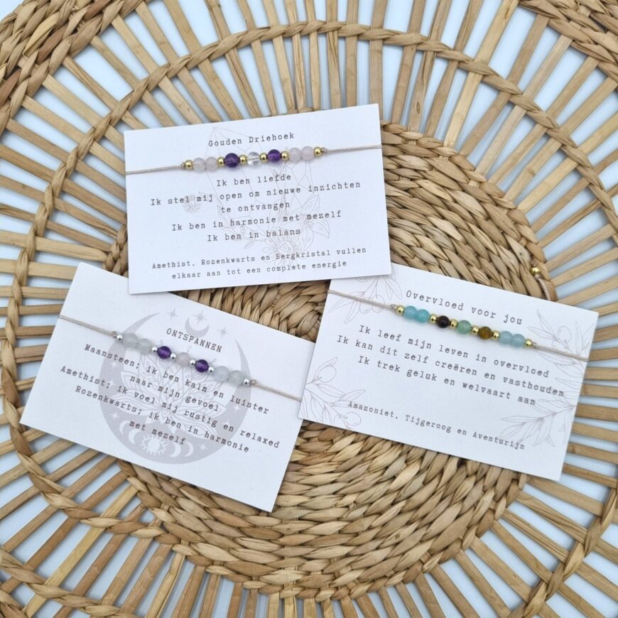 Typisch Shanna | Edelsteen armbandje Tiny Truths Affirmatie | Gouden Driehoek