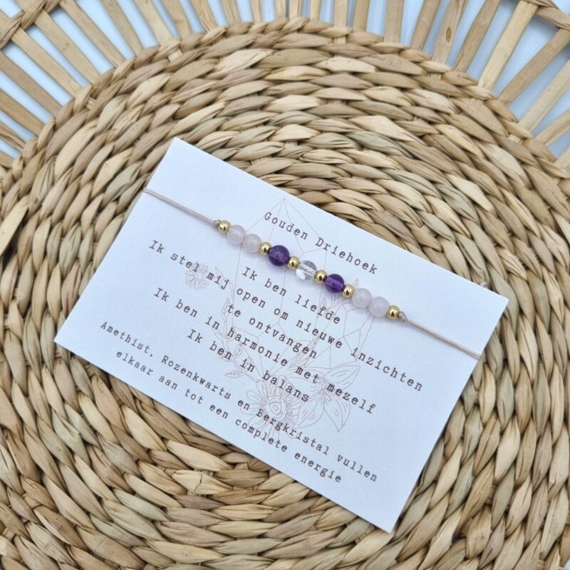 Typisch Shanna | Edelsteen armbandje Tiny Truths Affirmatie | Gouden Driehoek