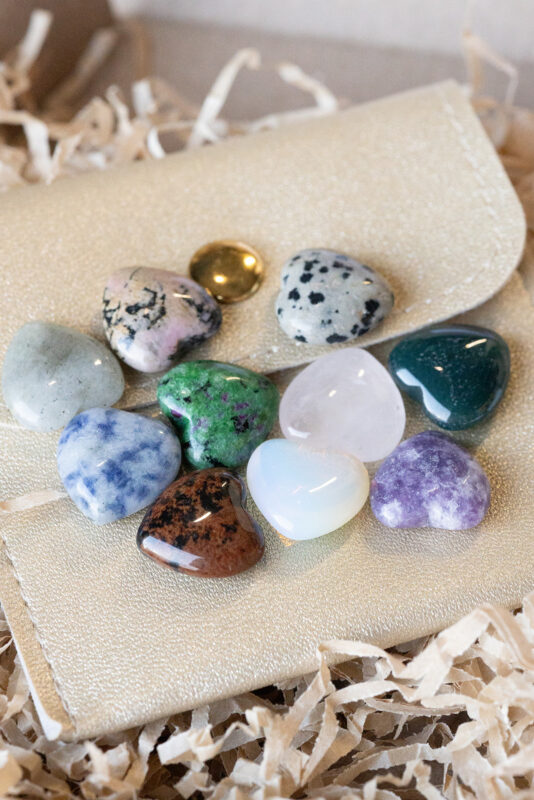 Mix van 10 edelsteen hartjes 15mm